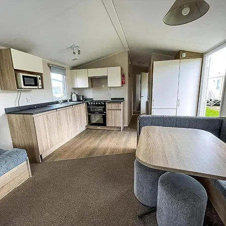Great 6 Berth Caravan Nearby The Beach In Walton-On-The-Naze Ref 17181P Exterior photo