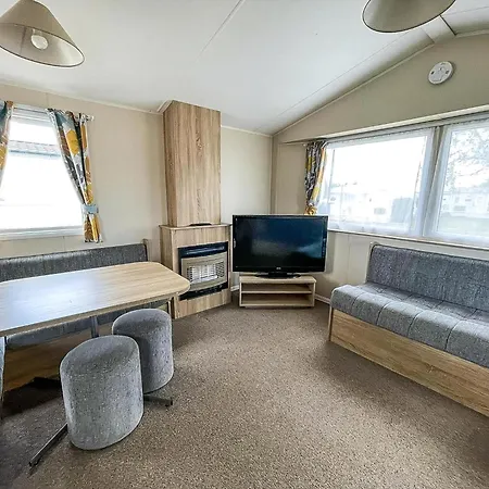 Great 6 Berth Caravan Nearby The Beach In Walton-On-The-Naze Ref 17181P Exterior photo