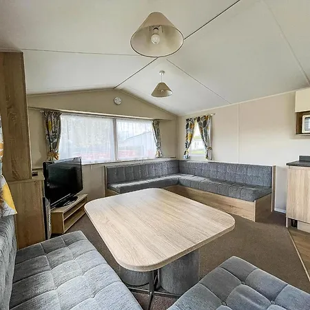 Great 6 Berth Caravan Nearby The Beach In Walton-On-The-Naze Ref 17181P Exterior photo
