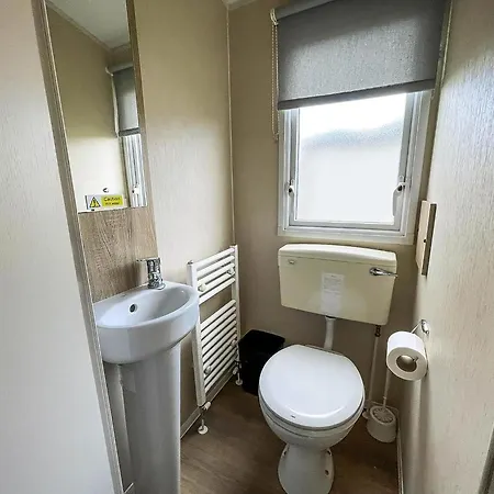 Great 6 Berth Caravan Nearby The Beach In Walton-On-The-Naze Ref 17181P Exterior photo