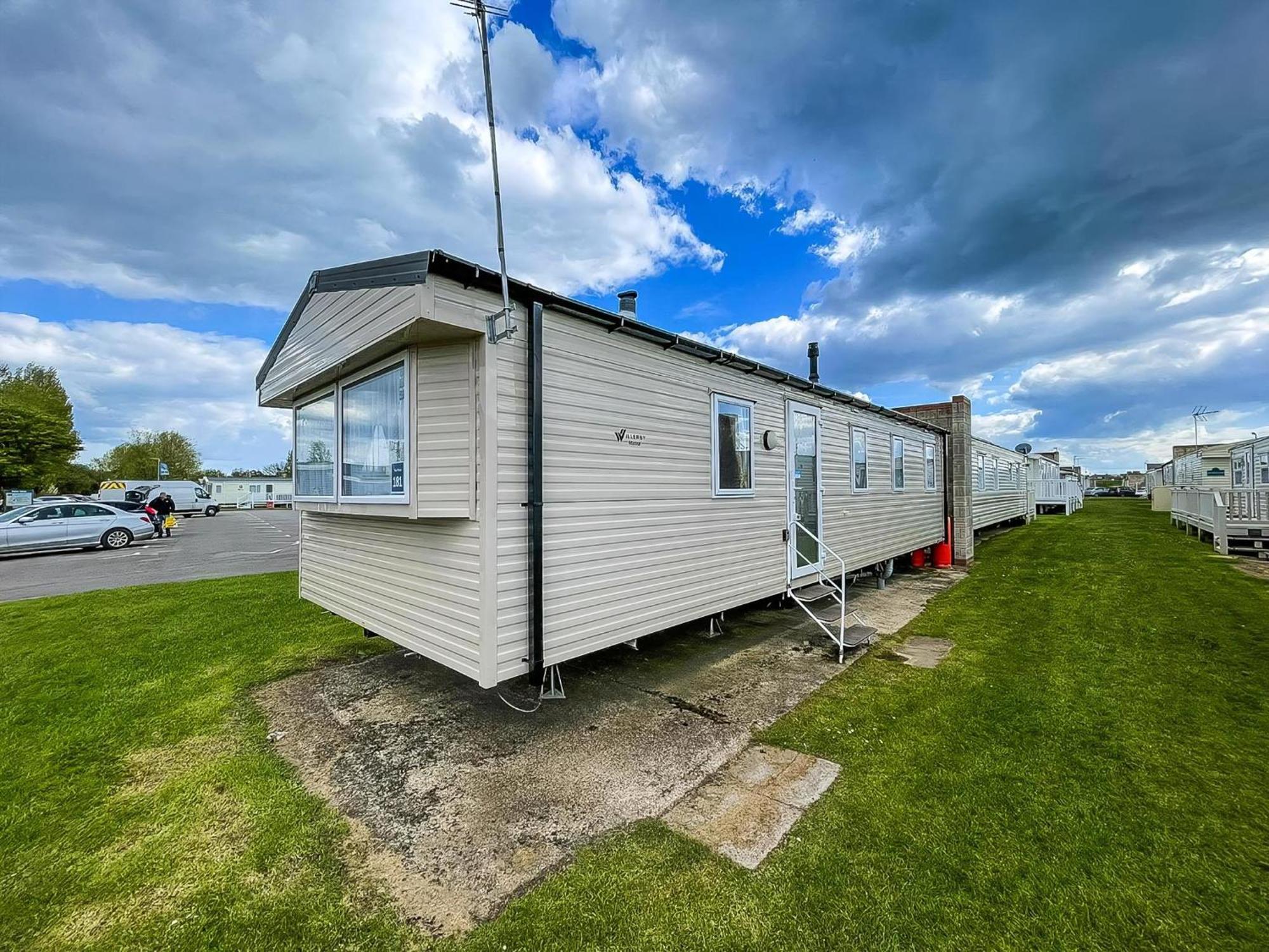Great 6 Berth Caravan Nearby The In Ref 17181p Campsite