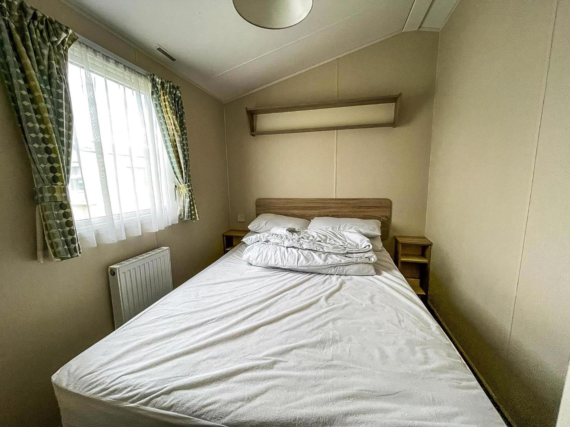 Great 6 Berth Caravan Nearby The In Ref 17181p Campsite