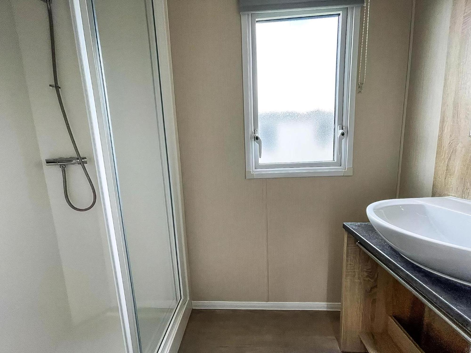 Great 6 Berth Caravan Nearby The In Ref 17181p Campsite